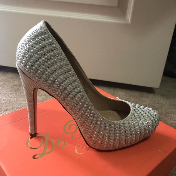 Pearls and Diamond heels - Picture 2 of 2